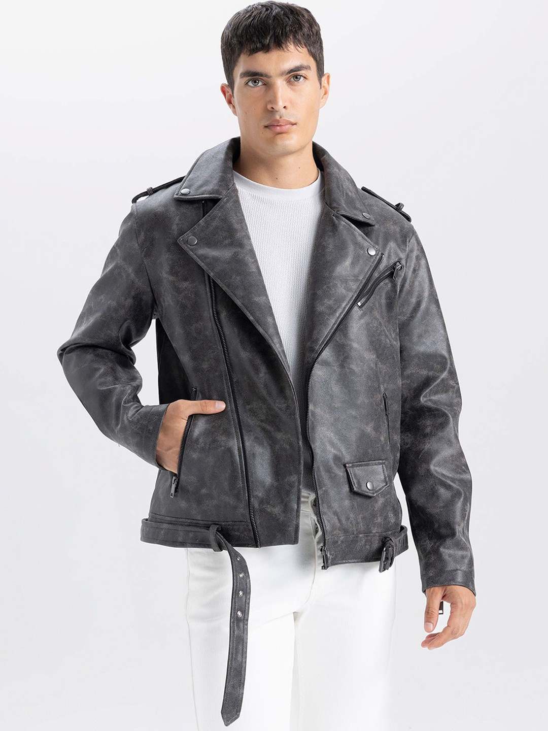 

DeFacto Men Checked Crop Leather Jacket, Na