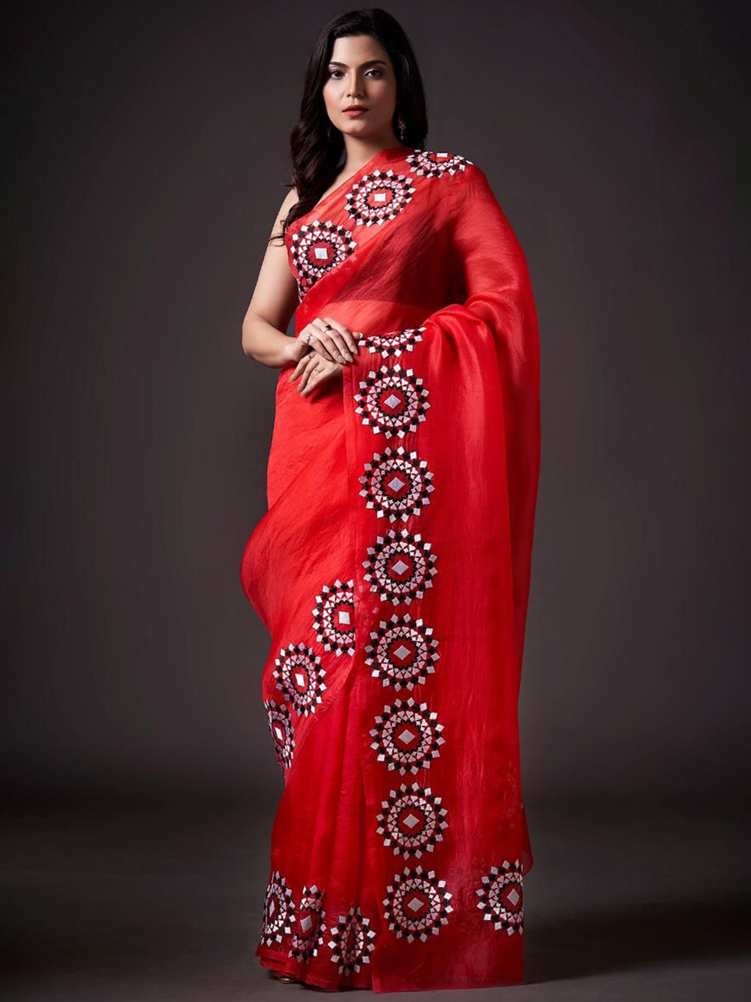 

House of Deepthi Solid Embroidered Saree with Blouse Piece, Red