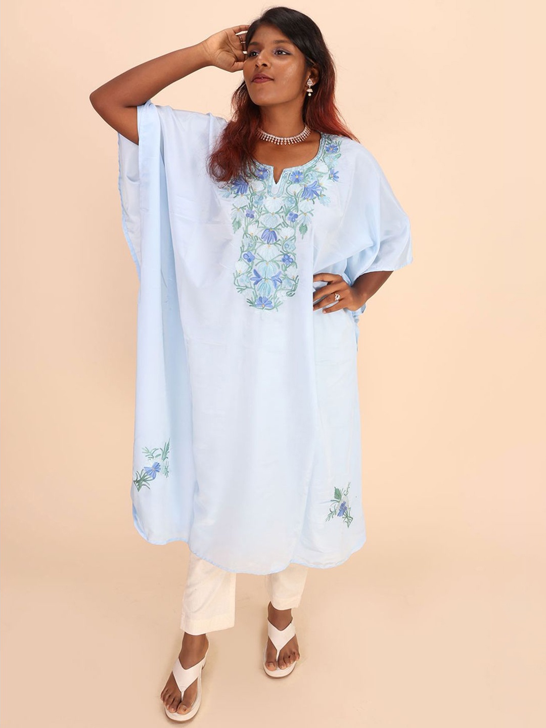 

Avishya Women Handloom Sozni Embroidered Crepe Silk Kaftan Kurta, Blue