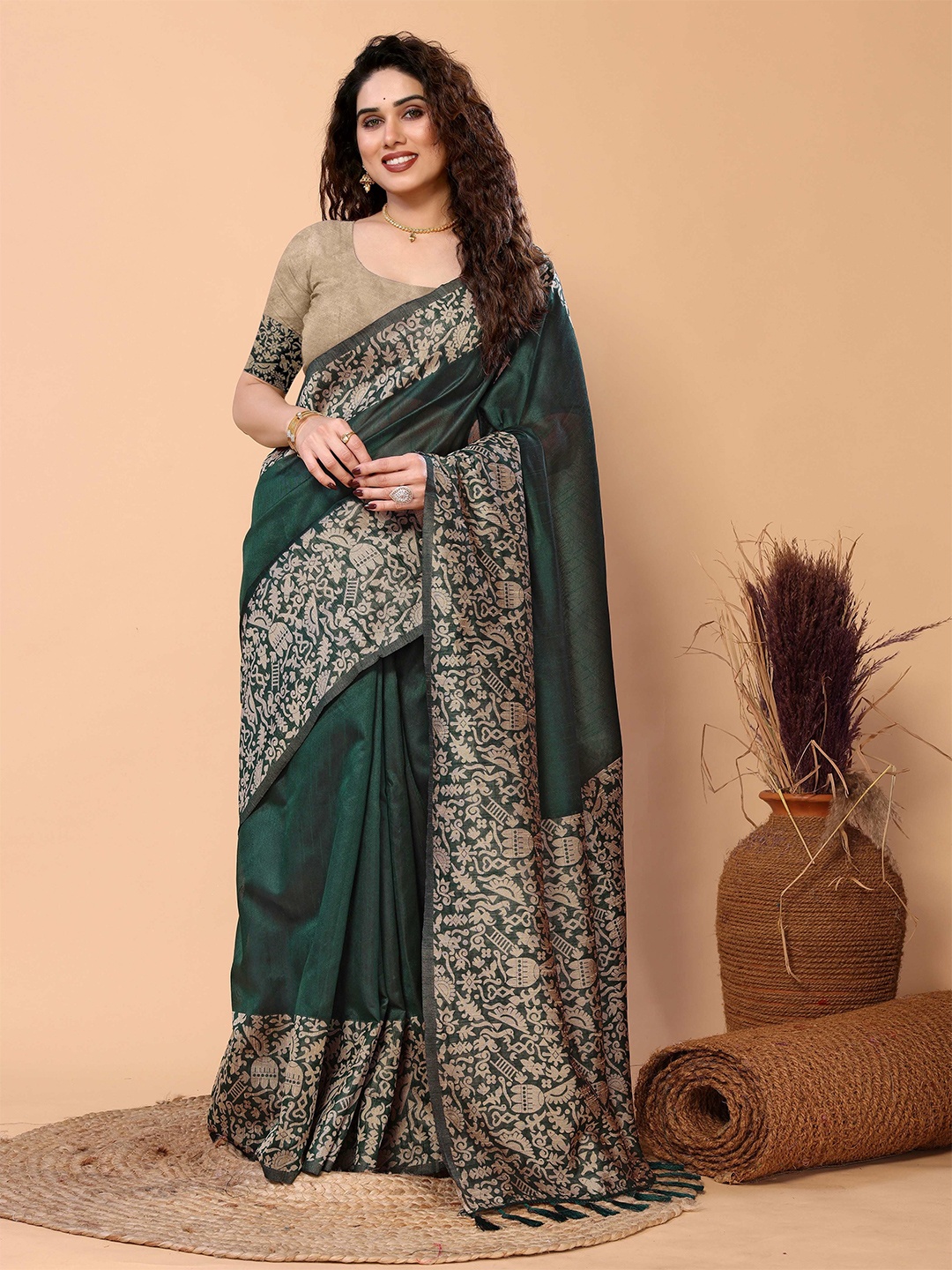 

HEER FASHION Woven Design Handloom Saree, Green