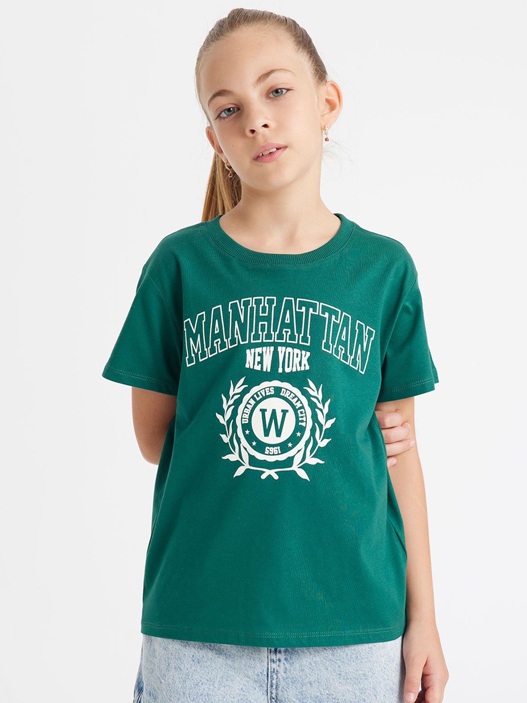 

DeFacto Girls Varsity Printed Applique T-shirt, Na