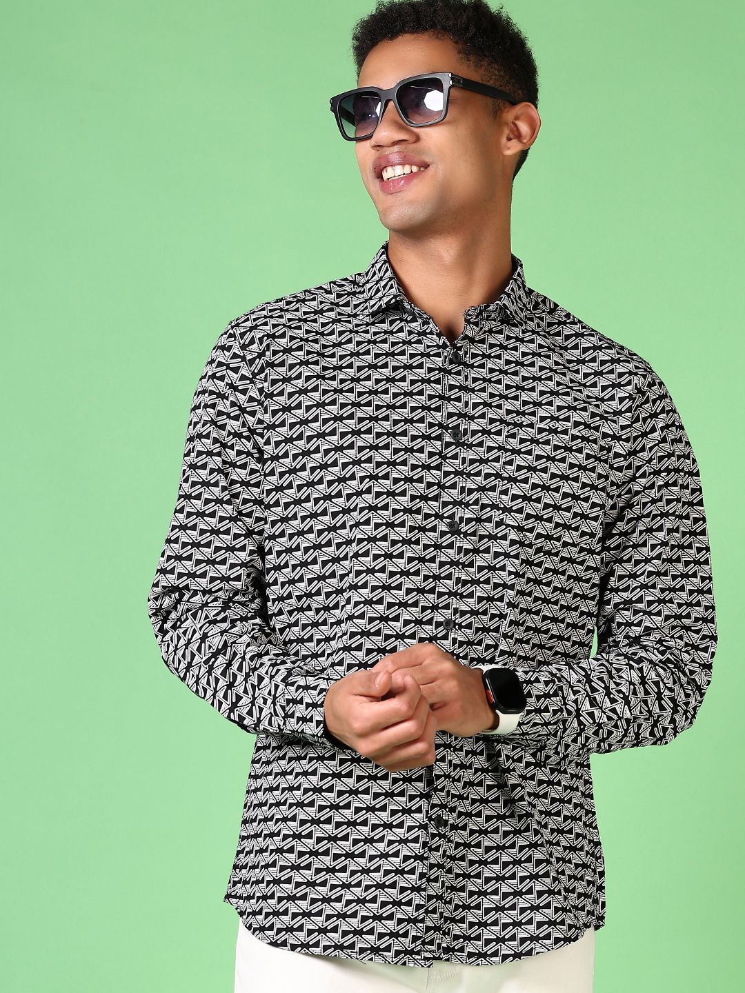 

V-Mart Men Opaque Printed Casual Shirt, Black