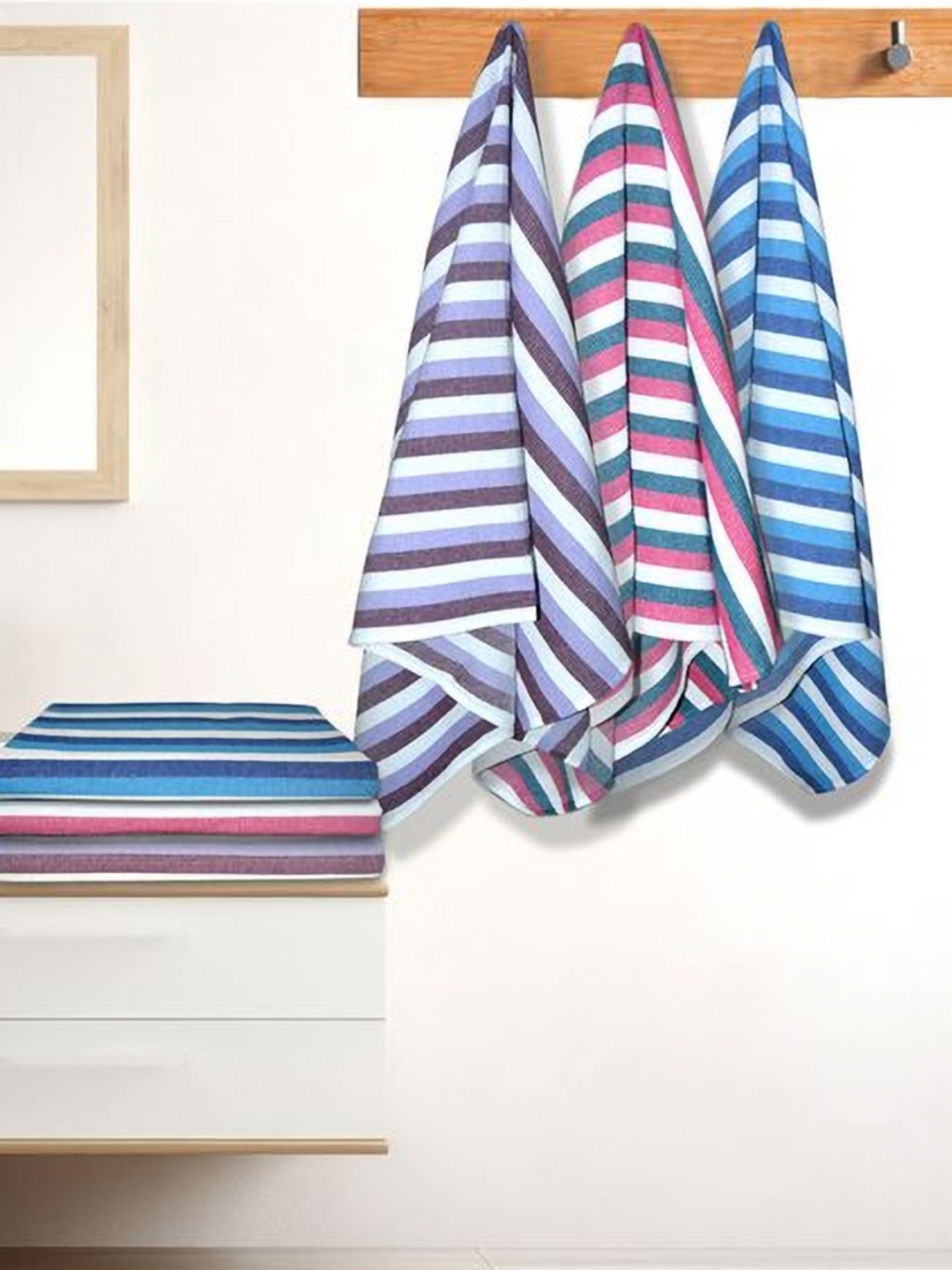 

Aura Purple & Pink 5 Striped Cotton 210 GSM Bath Towel