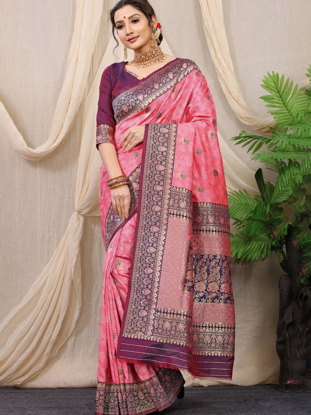 

Royal Rajgharana Saree Woven Design Zari Pure Silk Banarasi Sarees, Peach