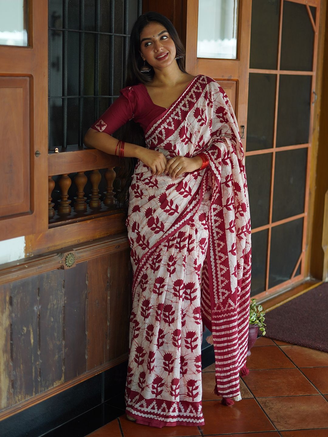 

Mitera Ethnic Motifs Chanderi Saree, Maroon