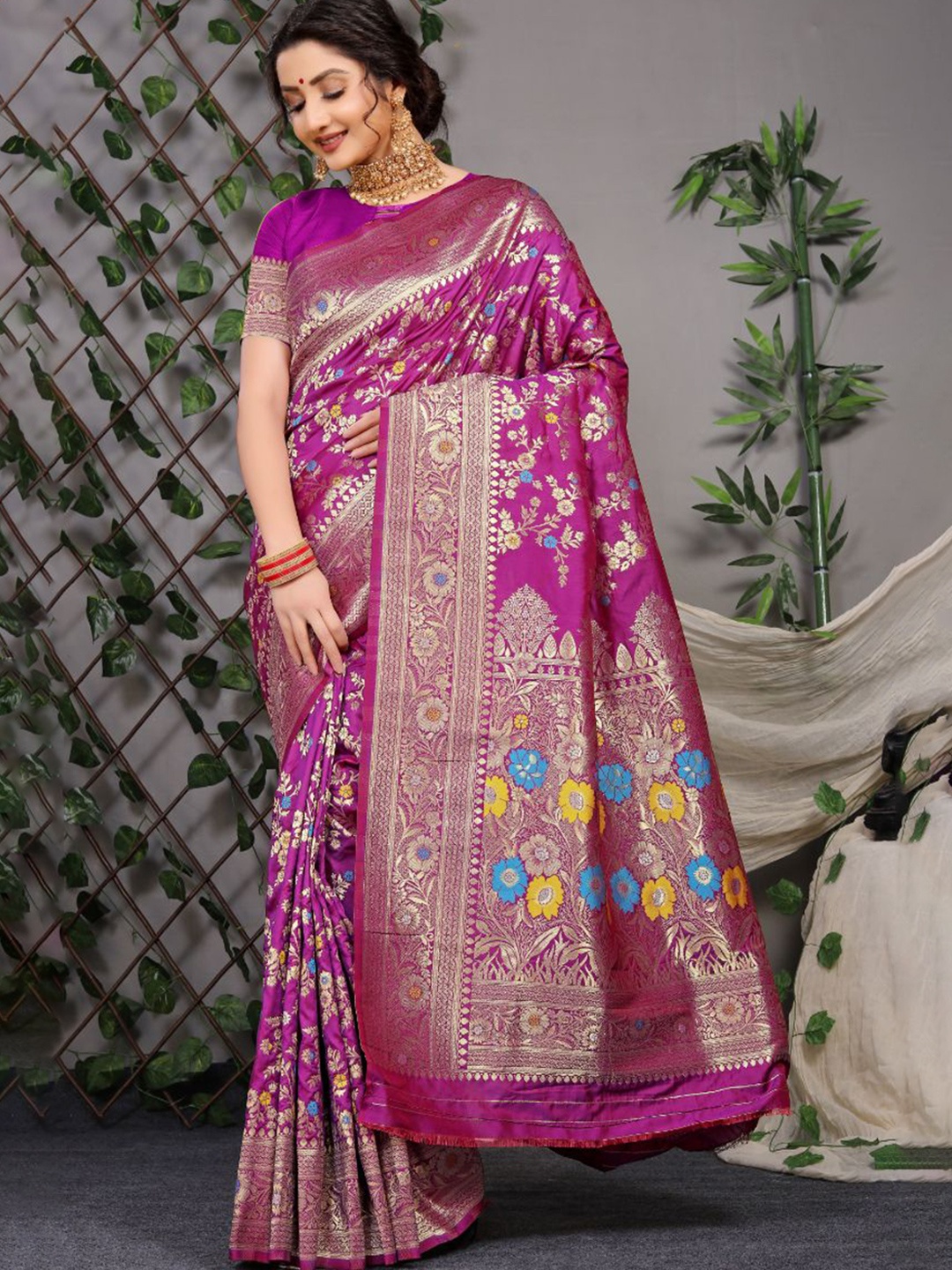 

Royal Rajgharana Saree Woven Design Zari Pure Silk Banarasi Sarees, Purple