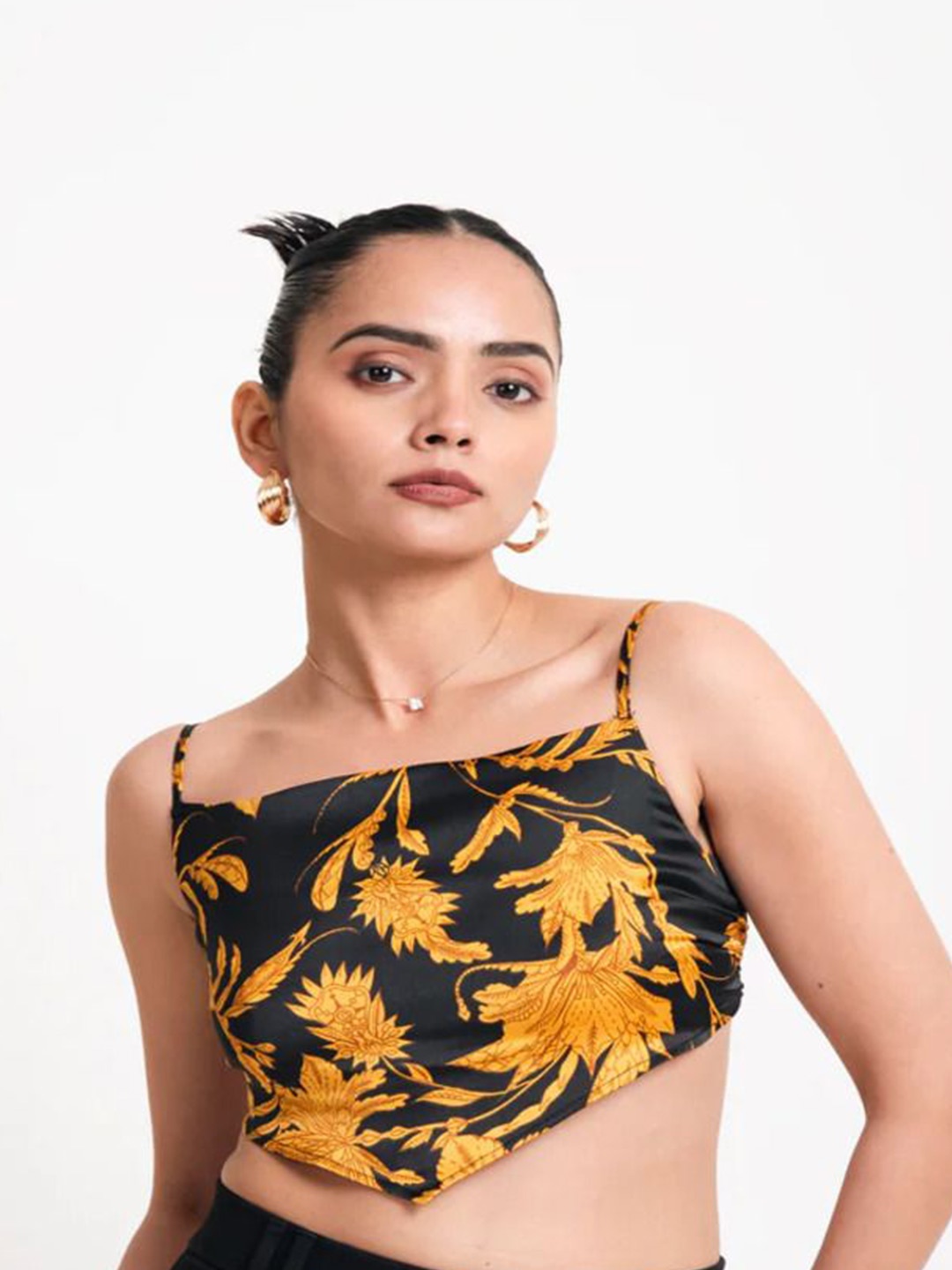 

Dressy Daiquiri Women Print Cinched Waist Tie-Ups Crop Top, Black