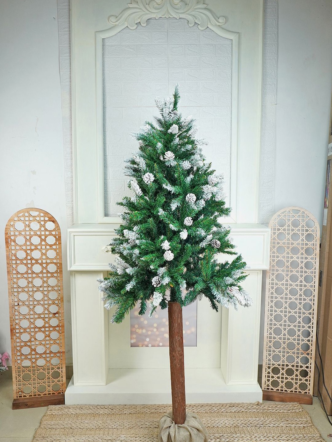 

Little Surprise Box LLP Green & White Wooden Bark Christmas Tree