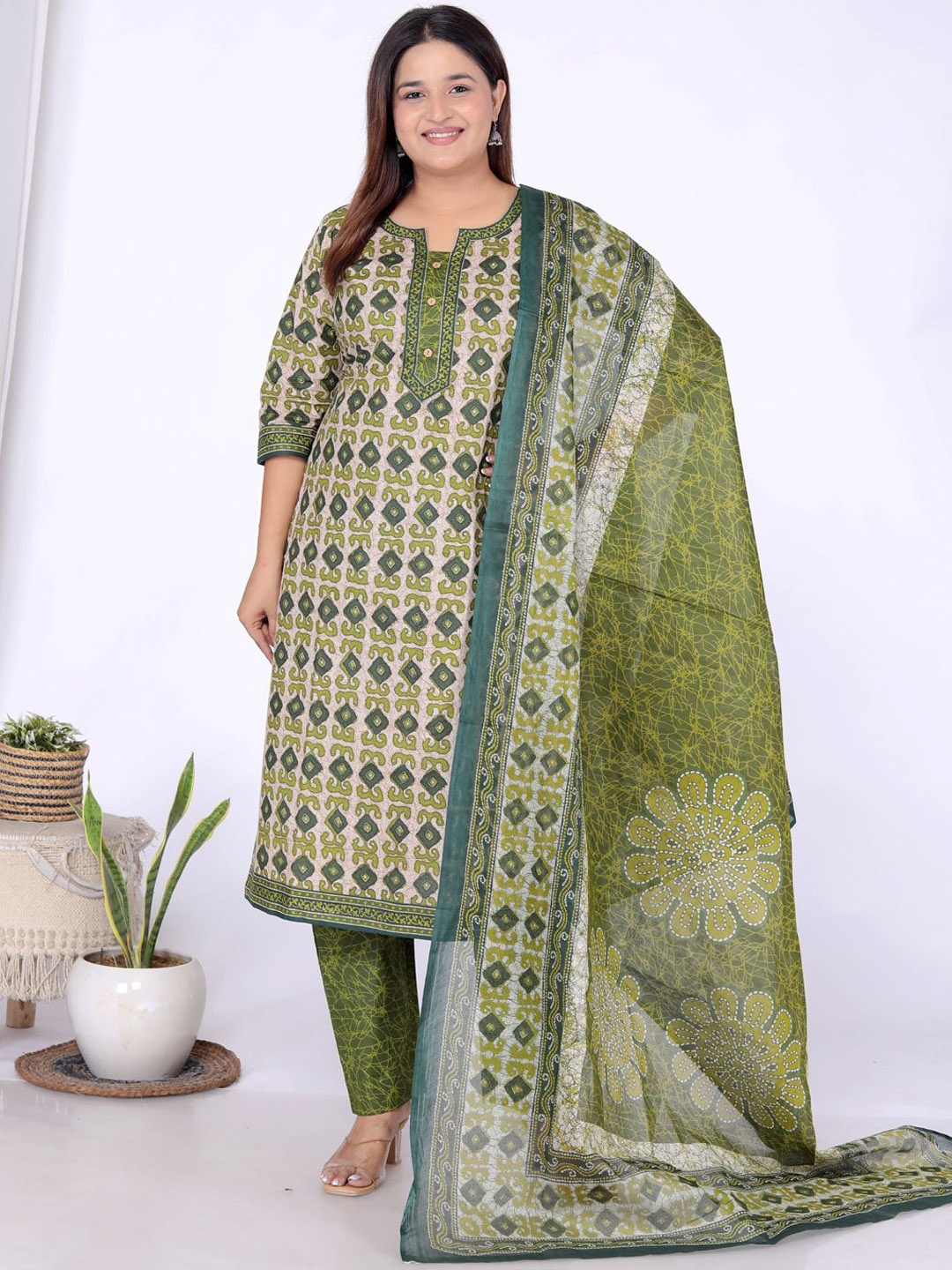

MIRAAN Women Printed Regular Pure Cotton Kurta with Trousers & With Dupatta, Green