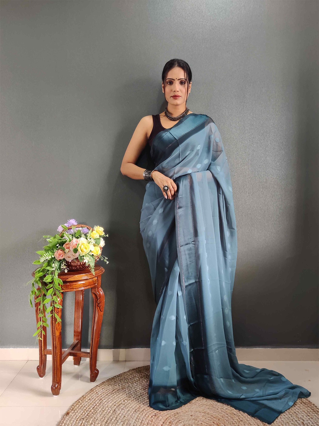 

HERE&NOW Ethnic Motifs Poly Georgette Ready to Wear Saree, Grey