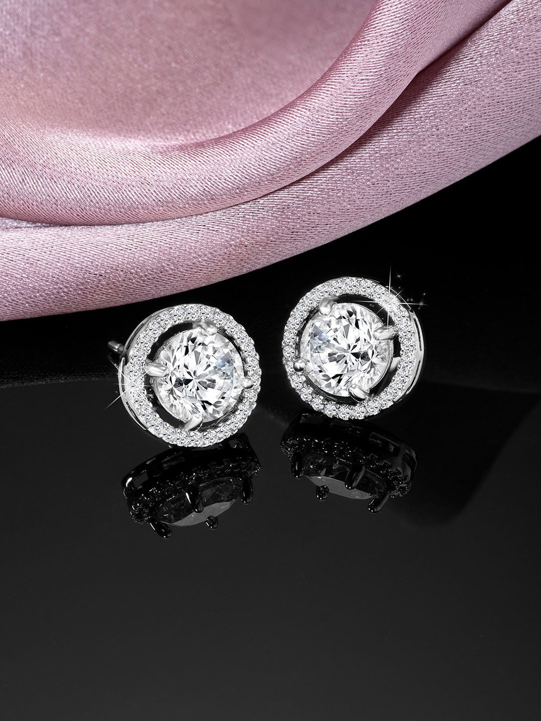 

Peora Contemporary Studs Earrings, Silver