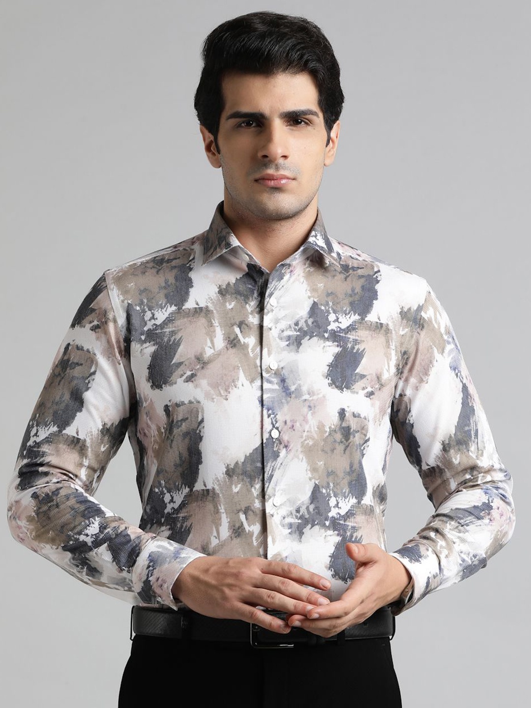 

WYRE Men Slim Fit Floral Opaque Printed Party Shirt, Brown
