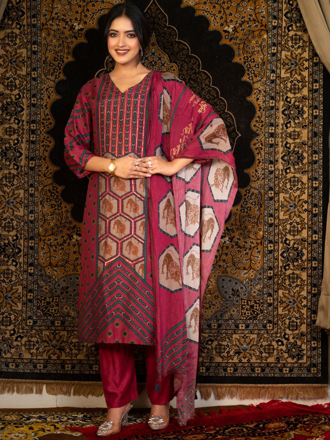 

EARTH O FAB Women Printed Regular Raw Silk Kurti with Palazzos & With Dupatta, Maroon