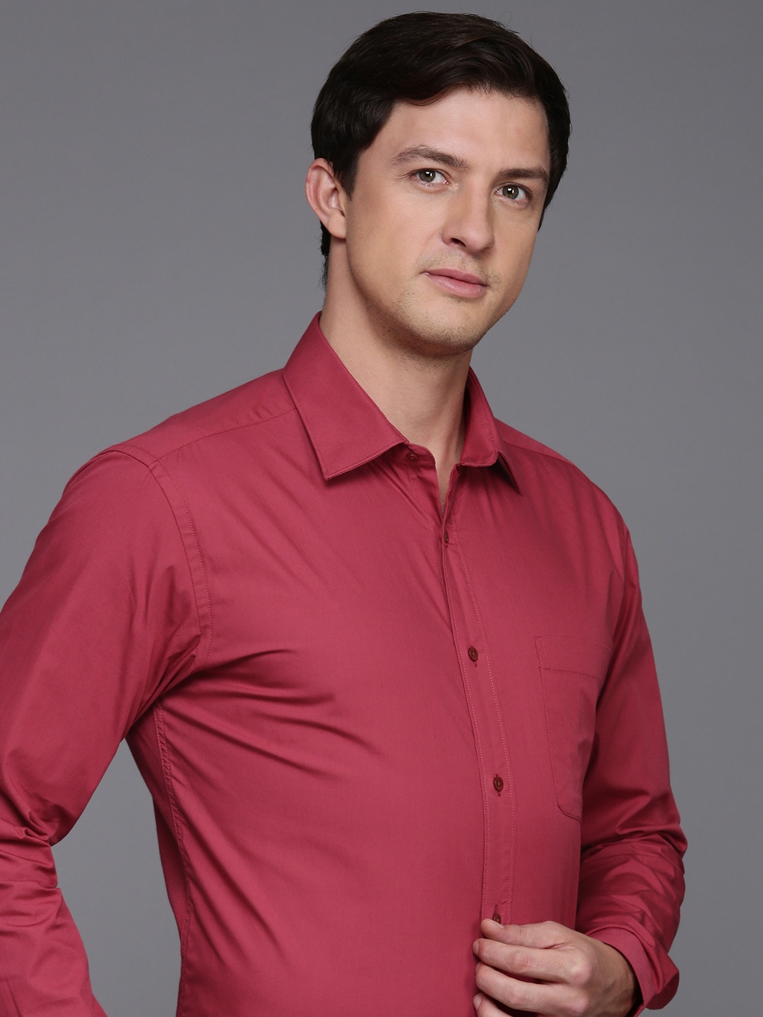 

Raymond Pure Cotton Slim Fit Opaque Formal Shirt, Red
