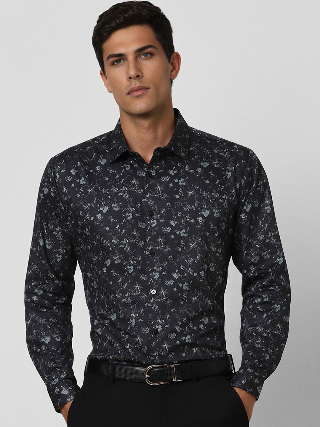 

V Dot Men Slim Fit Floral Opaque Printed Party Shirt, Black