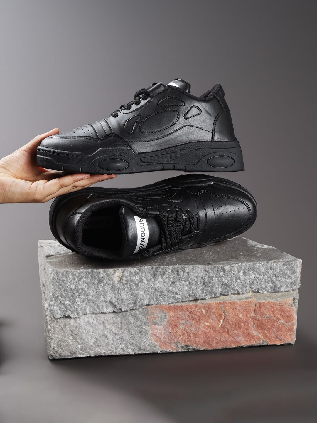 

Provogue Men Perforations Lace-Up Sneakers, Black