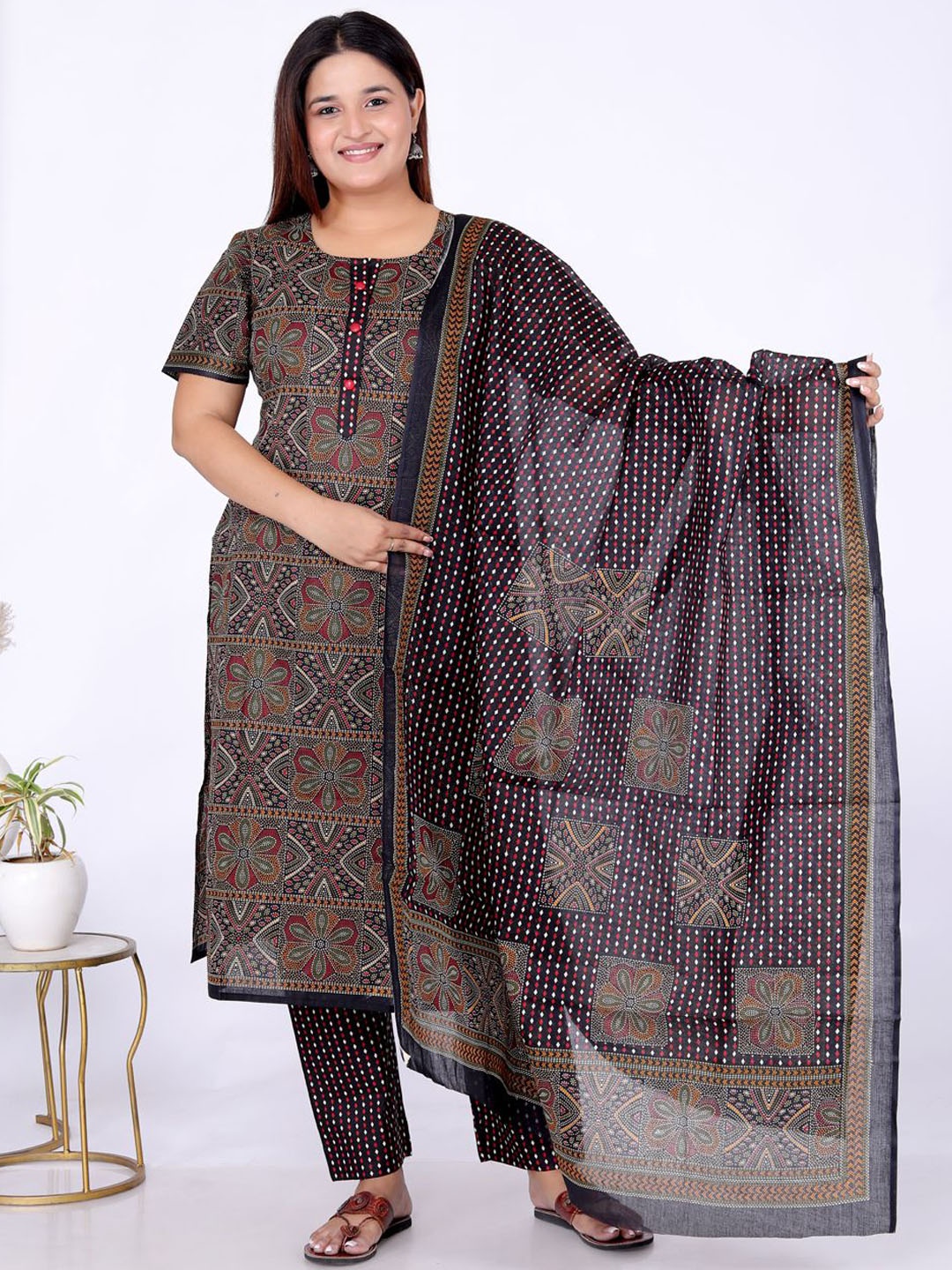 

MIRAAN Women Ethnic Motifs Printed Regular Pure Cotton Kurta with Trousers & With Dupatta, Black