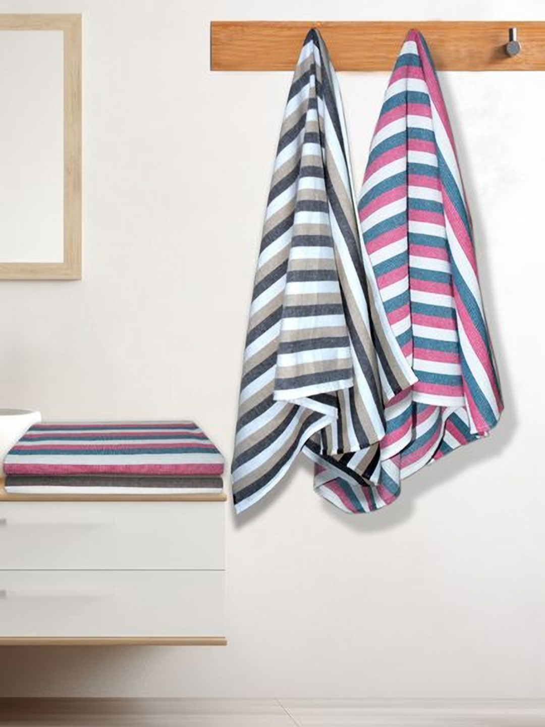 

Aura Pink & White 4 Striped Cotton 210 GSM Bath Towel