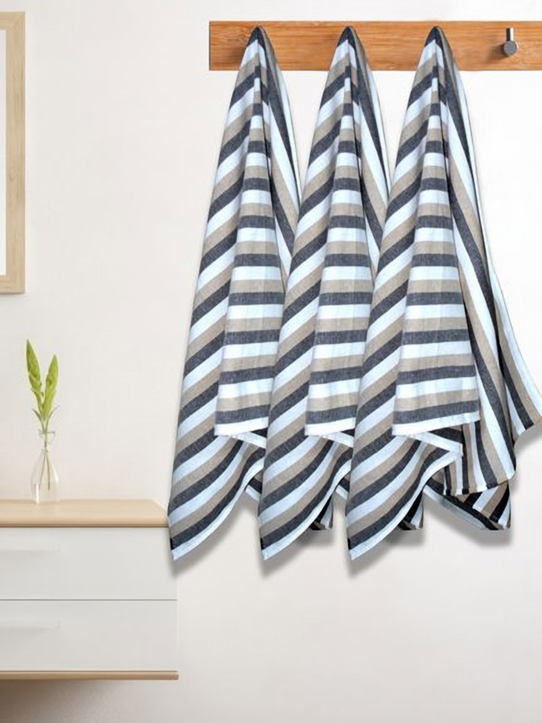 

Aura Beige & White 3 Striped Cotton 210 GSM Bath Towel