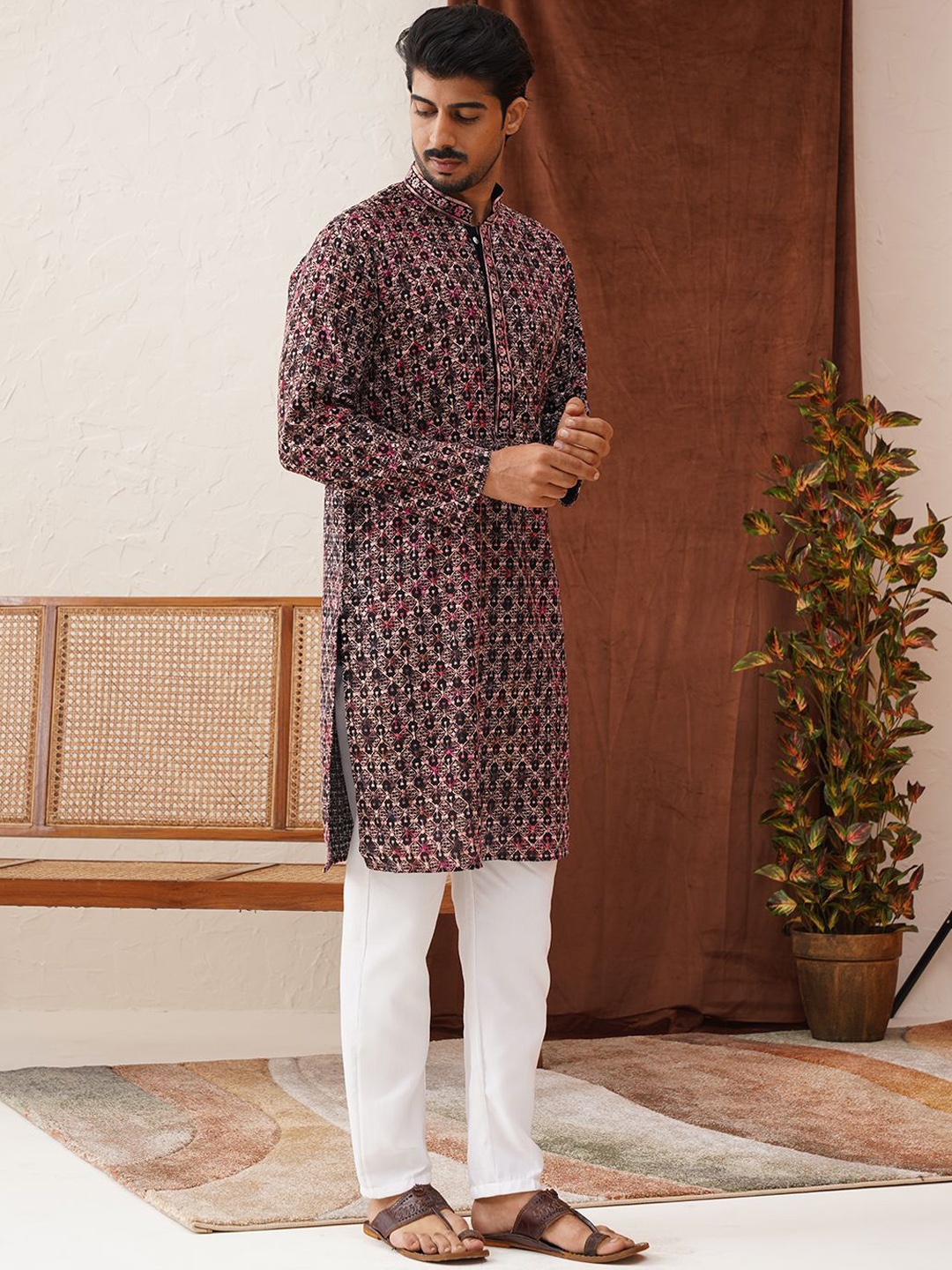 

Jompers Men Embroidered Regular Sequinned Kurta with Pyjamas, Peach