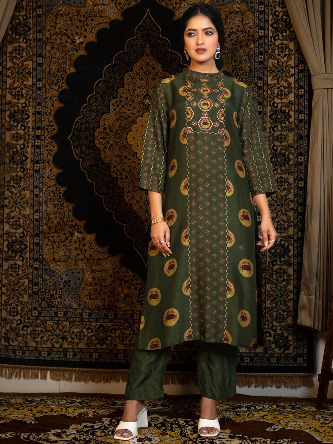 

EARTH O FAB Women Ethnic Motifs Printed Regular Raw Silk Kurta with Trousers & With Dupatta, Green