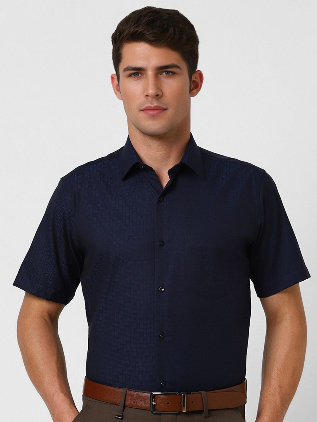 

Van Heusen Men Opaque Formal Shirt, Navy blue