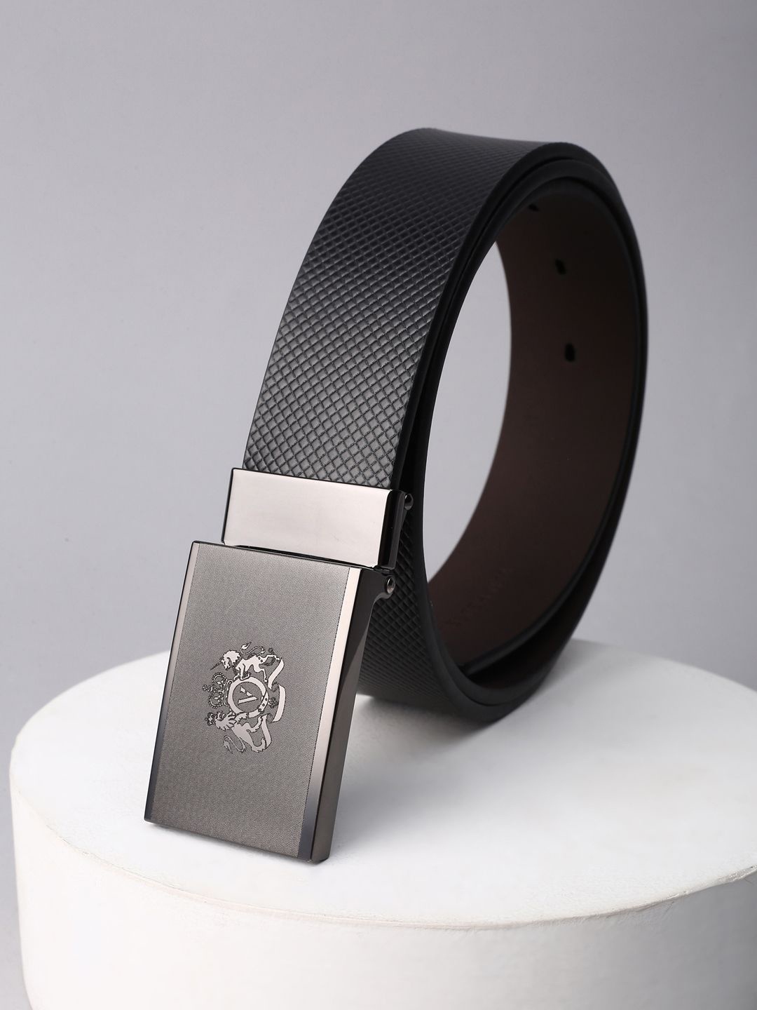 

Van Heusen Men Textured Leather Formal Belt, Black