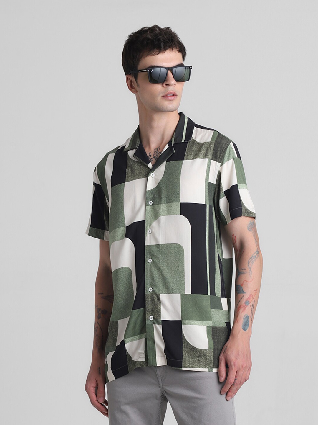 

Jack & Jones Geometric Printed Cuban Collar Short Sleeves Casual Shirt, Green