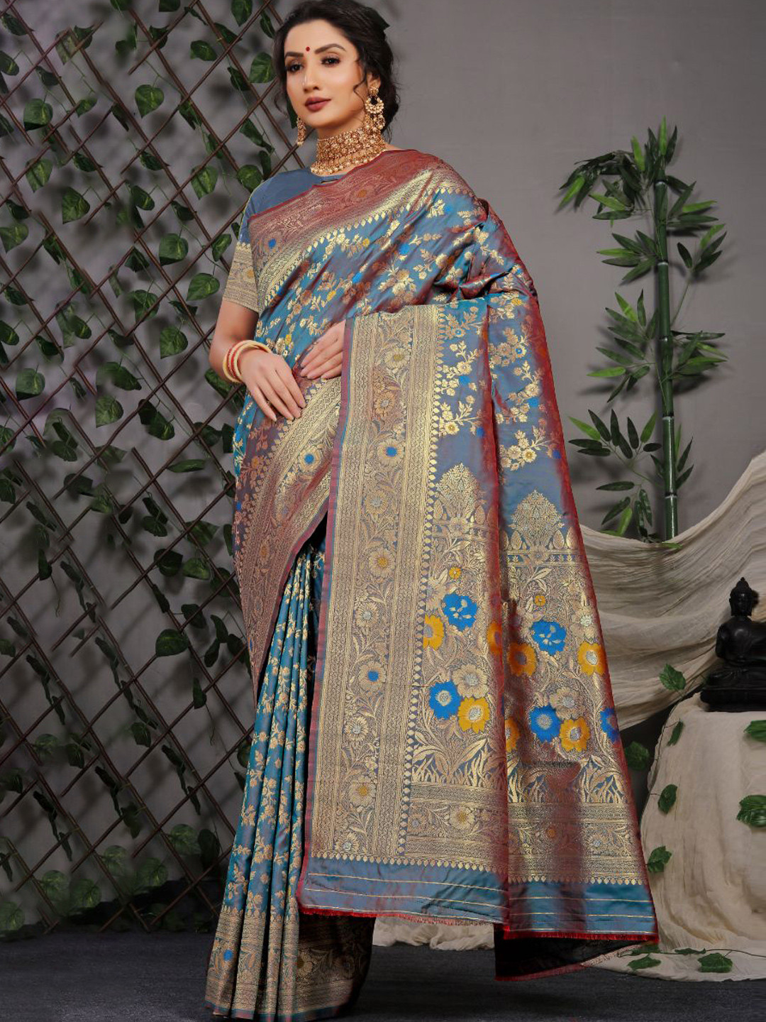 

Royal Rajgharana Saree Woven Design Zari Pure Silk Banarasi Sarees, Teal