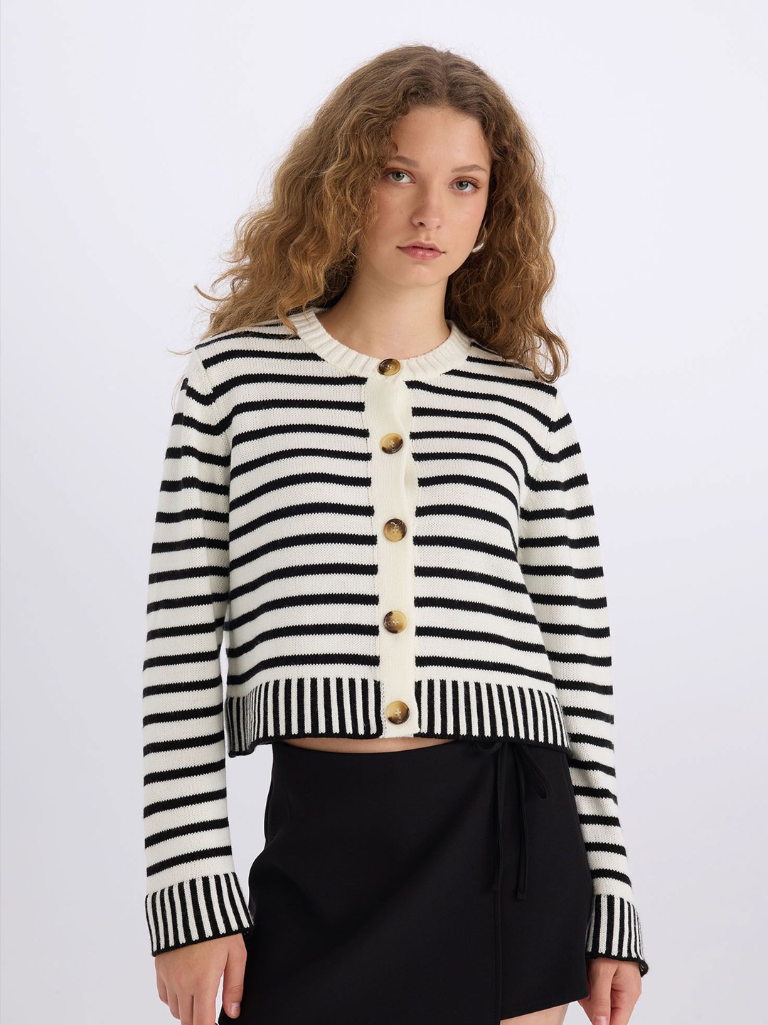 

DeFacto Women Striped, White