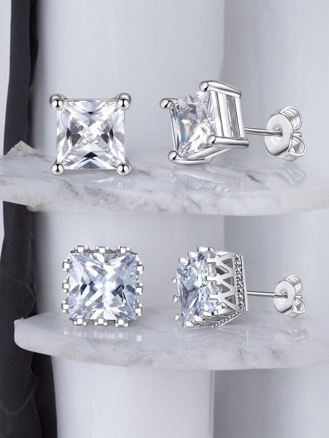 

OOMPH Square Studs Earrings, Silver