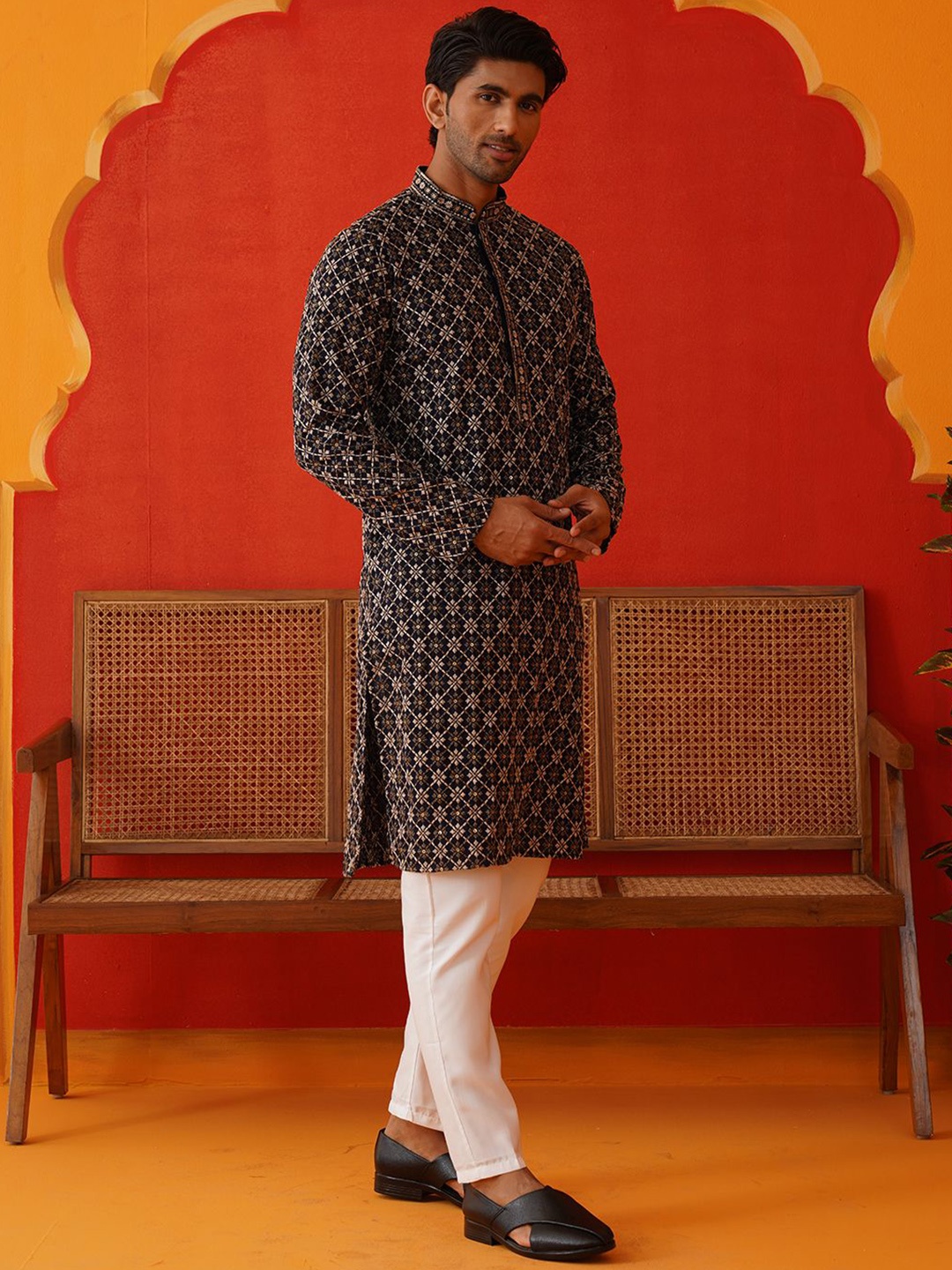 

Jompers Men Embroidered Regular Sequinned Kurta with Pyjamas, Navy blue