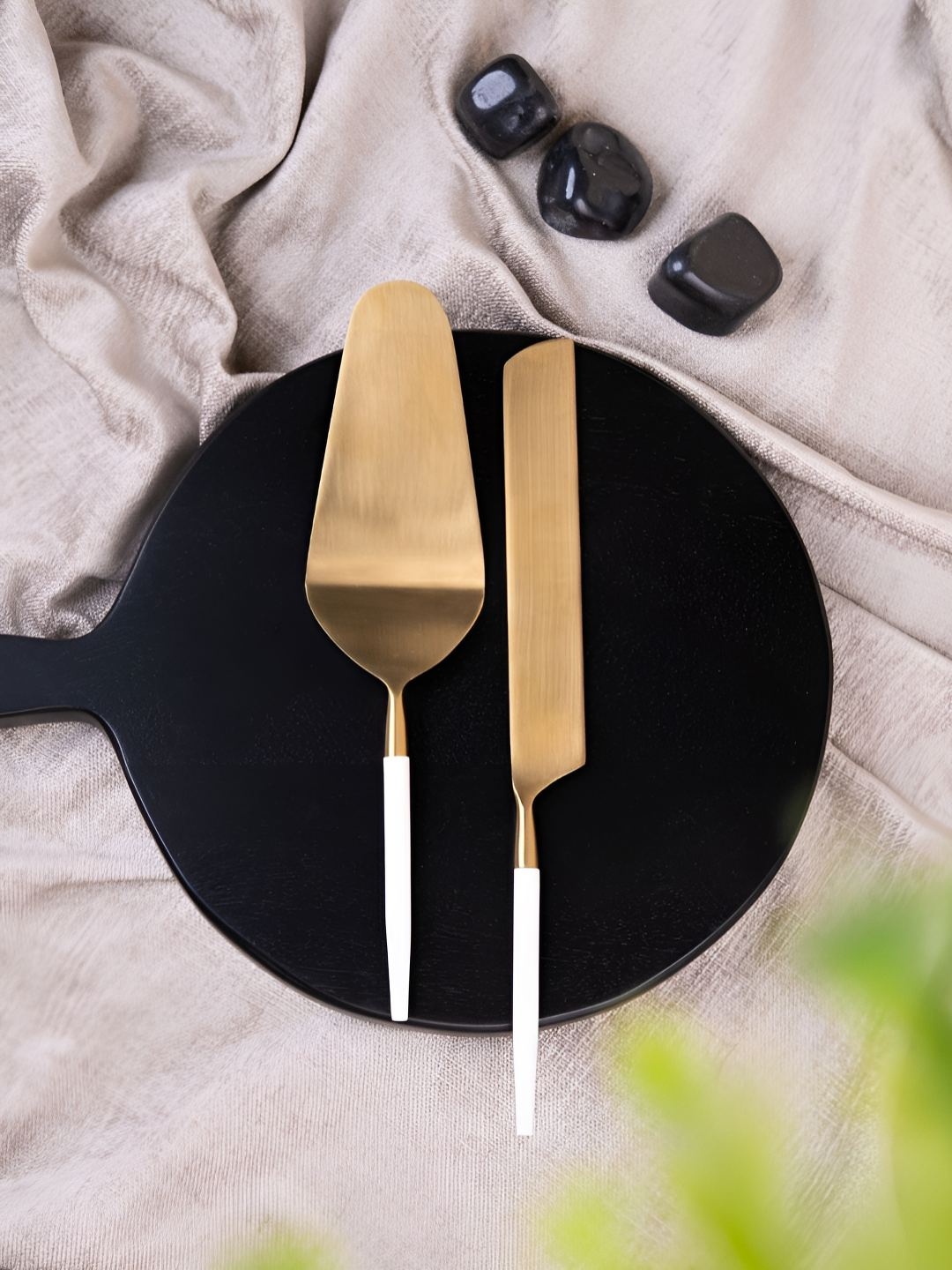

VarEesha Radiant White 2 Pieces Stainless Steel Cake Server Spoons