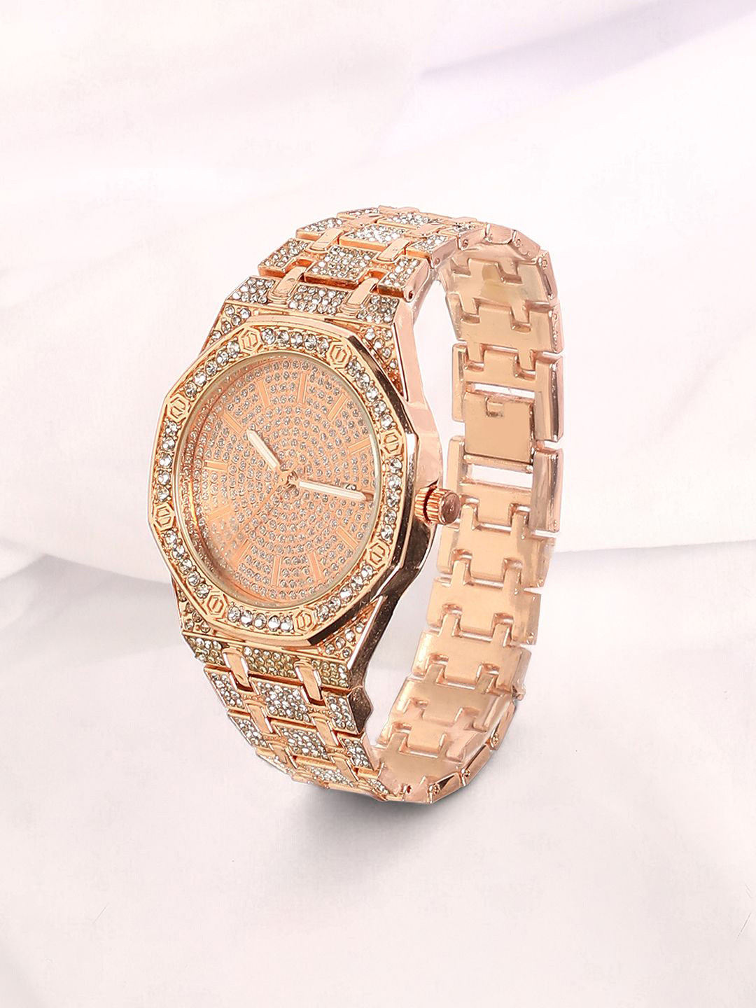 

HAUTE SAUCE by Campus Sutra Embellished Dial & Stainless Steel Straps Watch AW24_HSWC1110, Rose gold