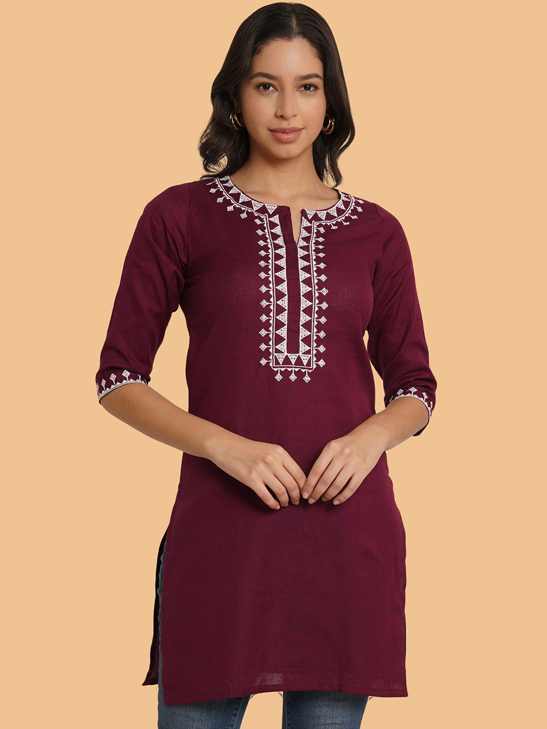 

Brownverse Women Embroidered Khadi Kurta, Maroon