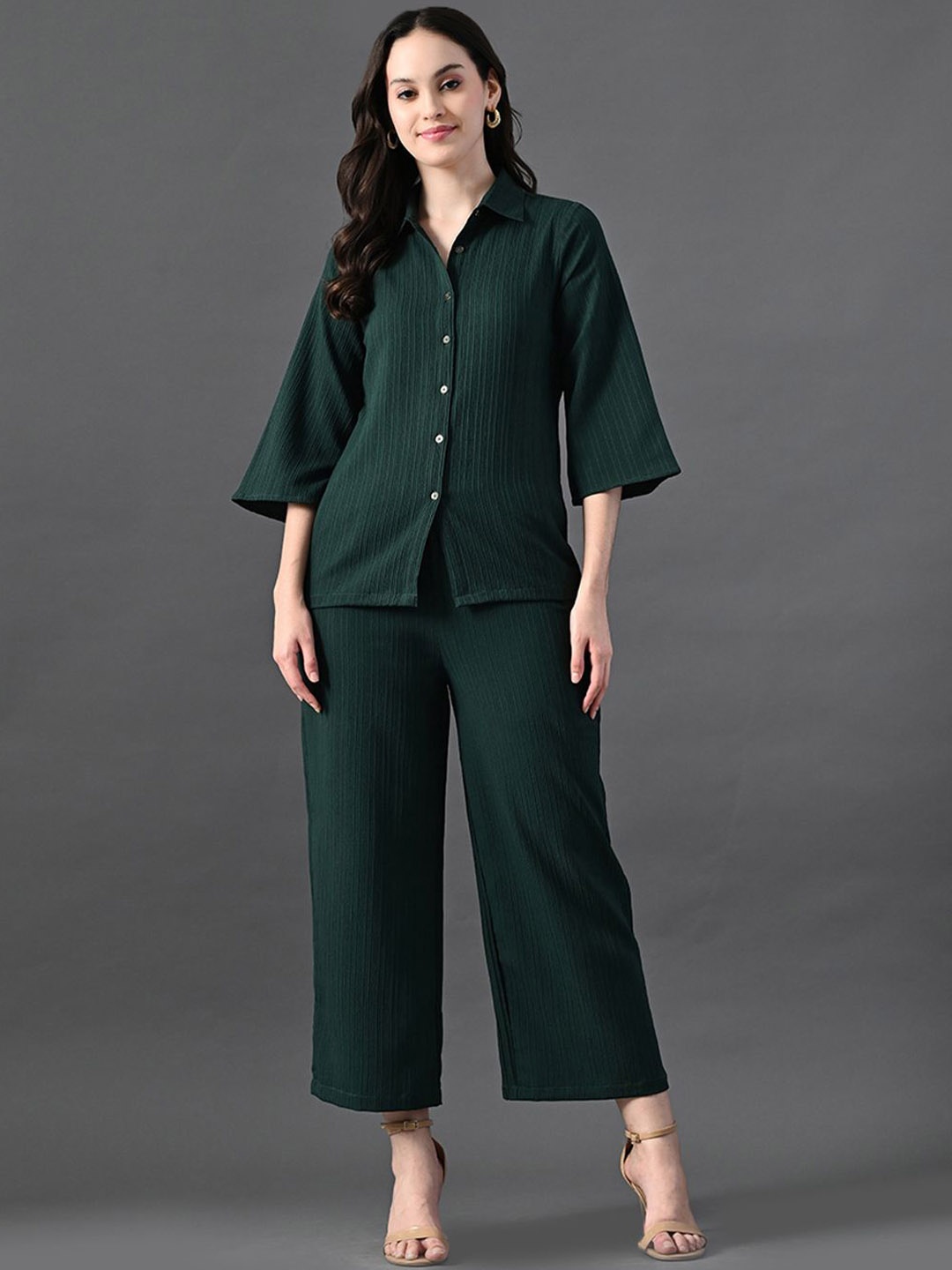 

The Roadster Lifestyle Co Top With Trousers Co-Ords, Green