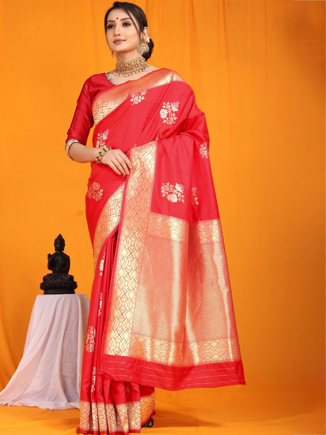 

Royal Rajgharana Saree Woven Design Zari Pure Silk Banarasi Sarees, Red
