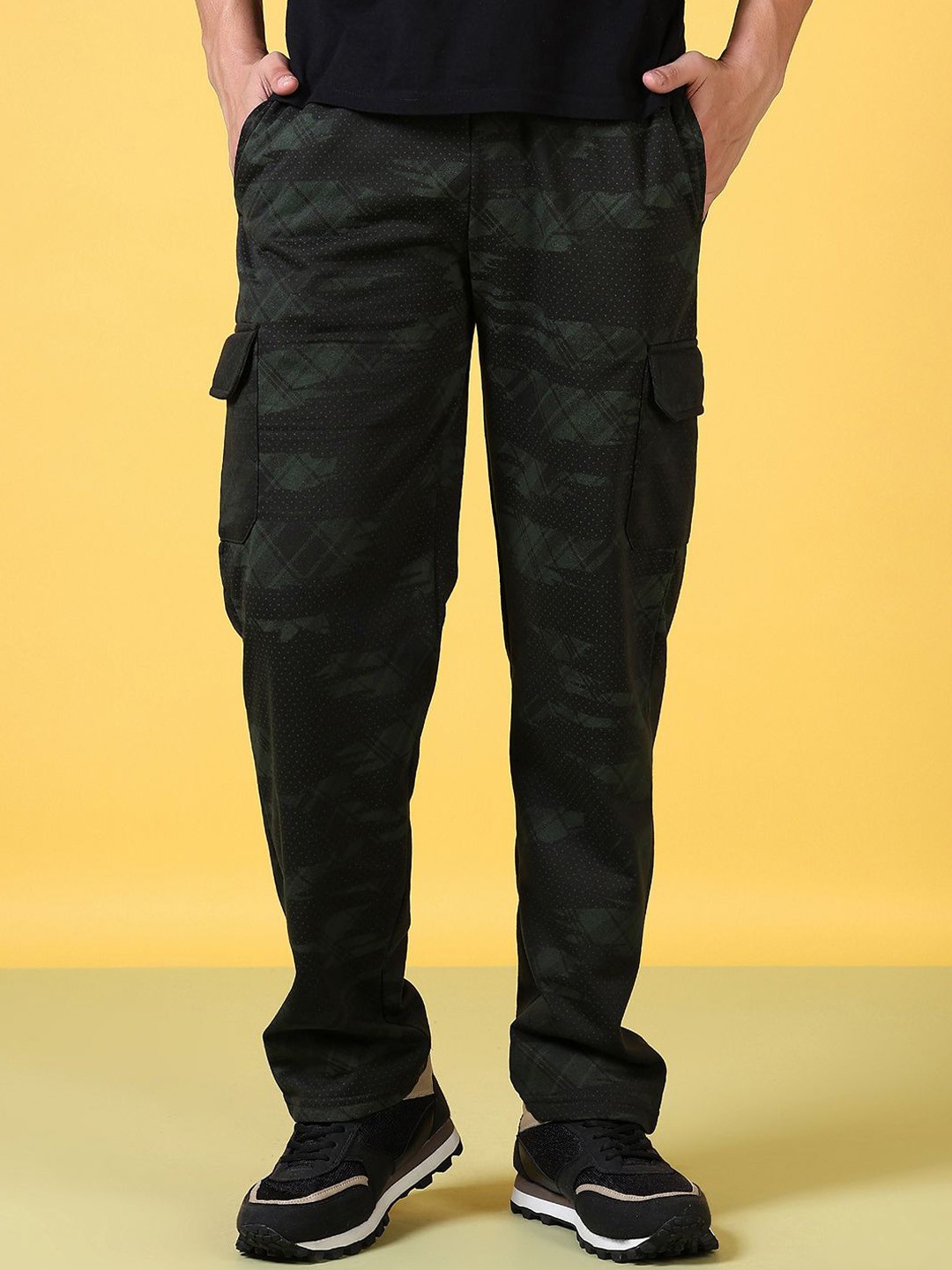 

V-Mart Men Mid Rise Track Pants, Olive