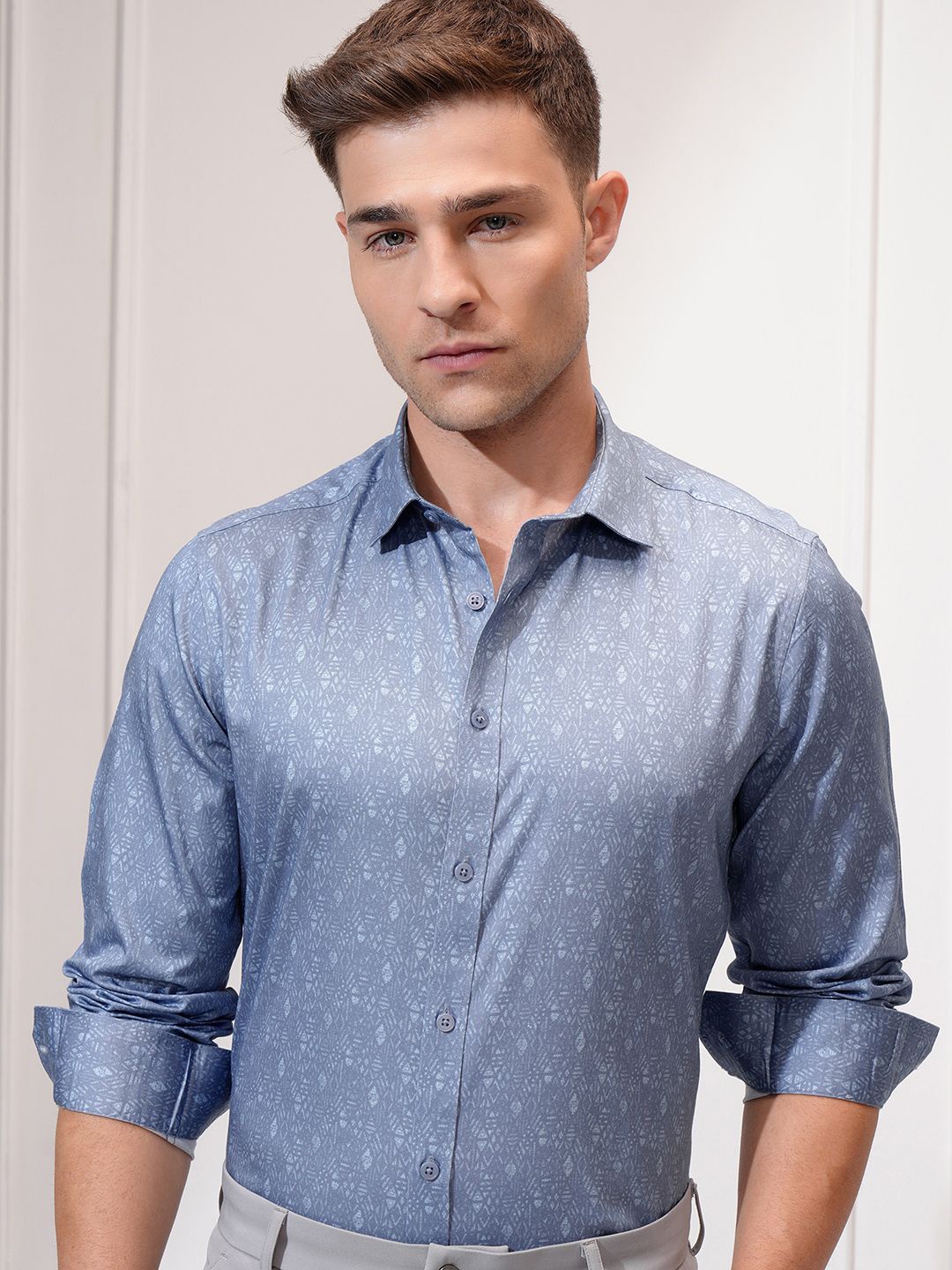 

LOCOMOTIVE Luxe Men Blue Satin Dobby Printed Slim Fit Occasion Shirt