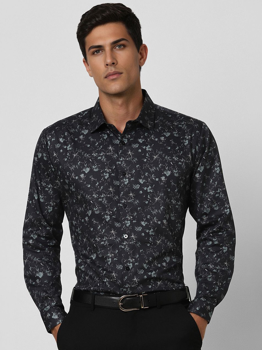 

V Dot Men Slim Fit Floral Opaque Printed Party Shirt, Black