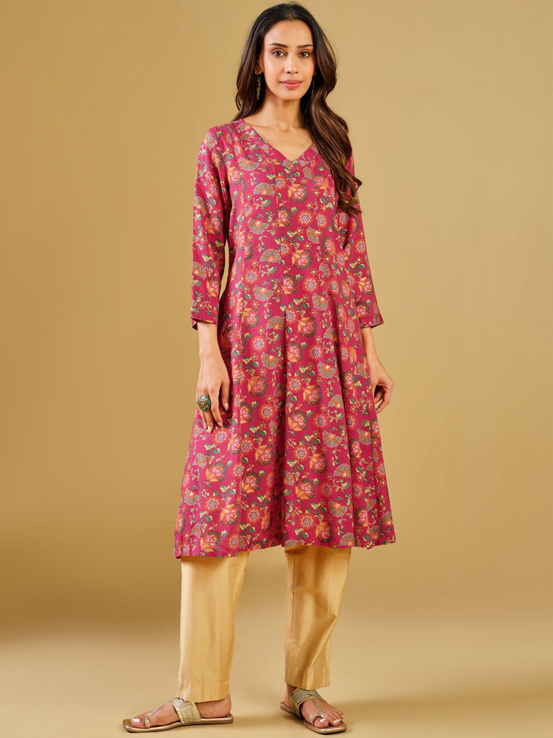 

Global Desi Women Kurta, Red