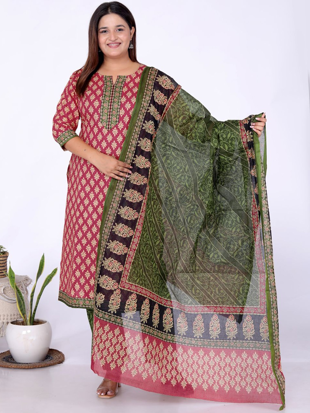

MIRAAN Women Printed Regular Pure Cotton Kurta with Palazzos & With Dupatta, Red