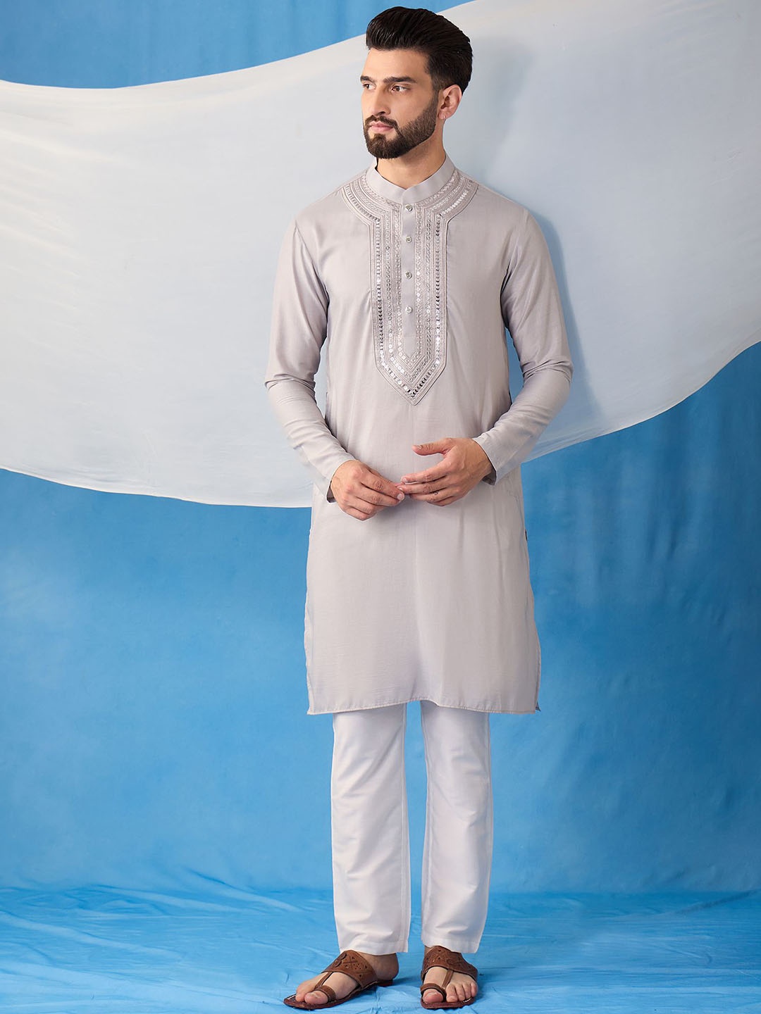 

Inddus Men Ethnic Motifs Embroidered Regular Sequinned Kurta with Trousers, Grey