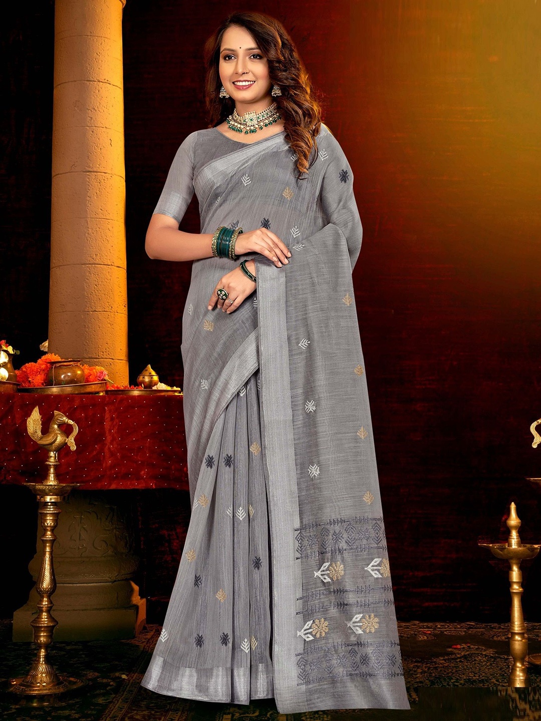 

MAHALASA Ethnic Motifs Embroidered Chanderi Saree, Grey