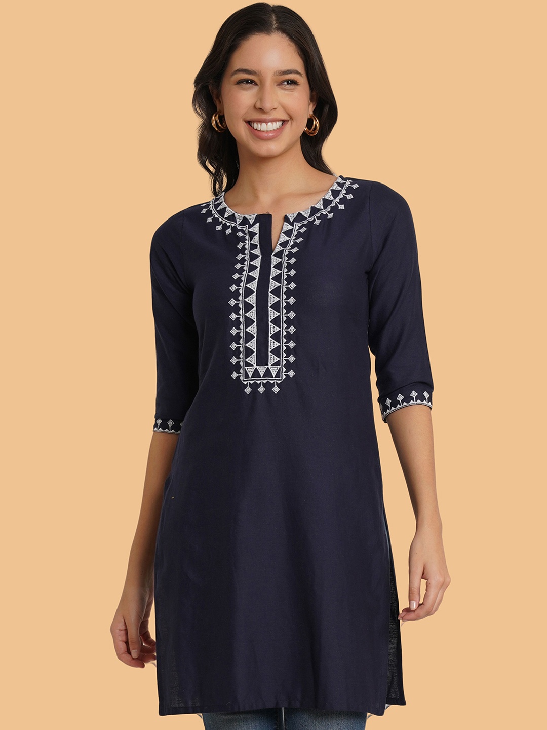

Brownverse Women Embroidered Khadi Kurta, Blue