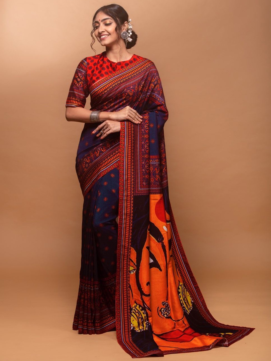 

House of Deepthi Ethnic Motifs Printed Saree, Navy blue