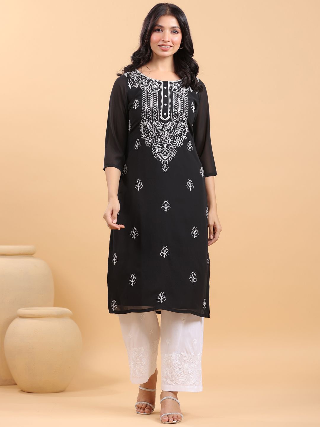 

Janasya Women Geometric Embroidered Chikankari Georgette Kurta, Black