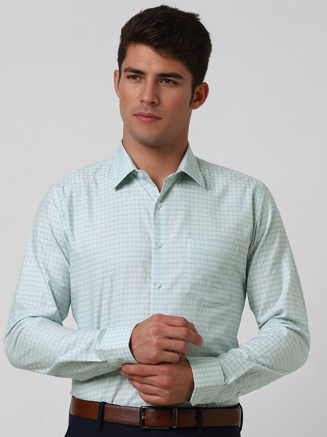

Van Heusen Men Slim Fit Opaque Checked Formal Shirt, Blue