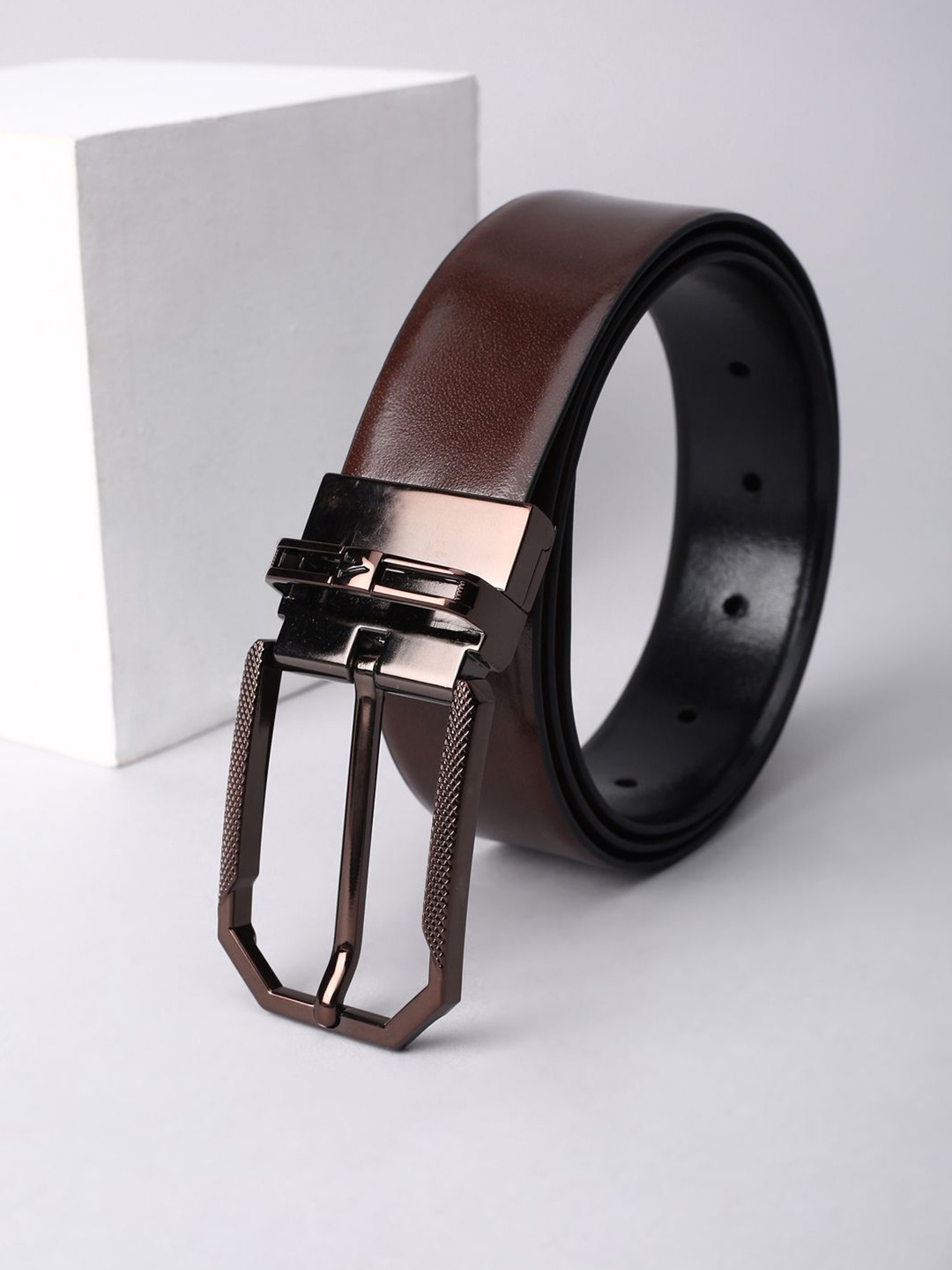 

Van Heusen Men Leather Reversible Formal Belt, Brown