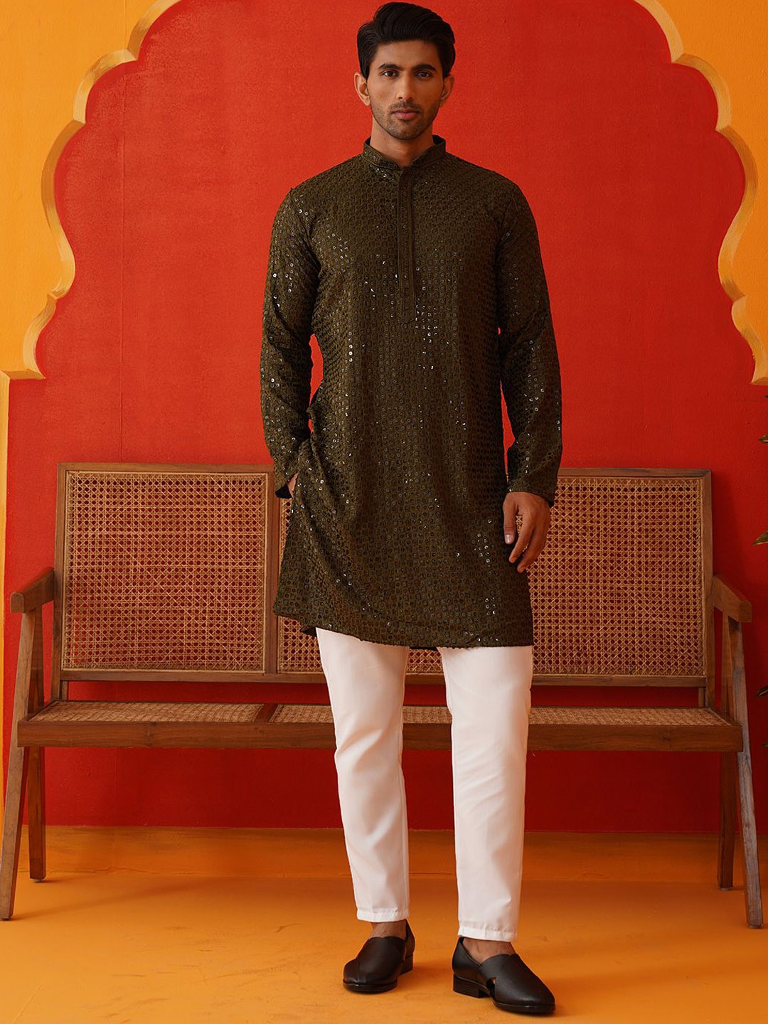 

Jompers Men Embroidered Regular Sequinned Kurta with Pyjamas, Olive
